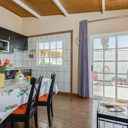 Charming House In With Shared Pool * Buenavista Del Norte