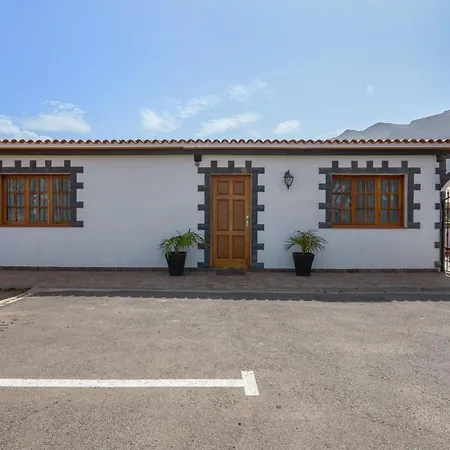 Charming Buenavista Poolside Retreat Holiday home *
