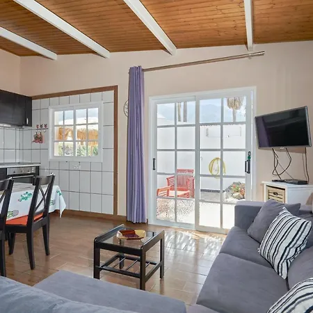 Charming House In With Shared Pool * Buenavista Del Norte