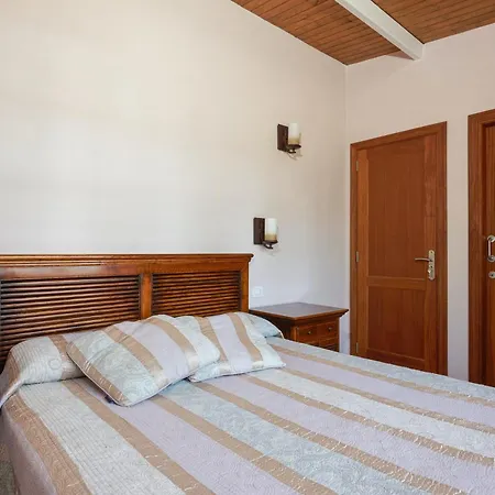 Charming House In With Shared Pool Dom wakacyjny *