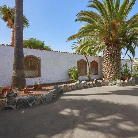 Charming House In With Shared Pool *