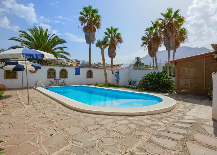 Charming House In With Shared Pool